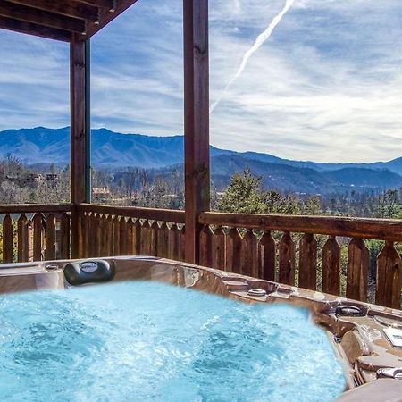 Lazy Bear Lodge, Hot Tub, Resort Pool, Wifi, 1089 Free Tickets Each Paid Day, Dollywood And More Gatlinburg Dış mekan fotoğraf