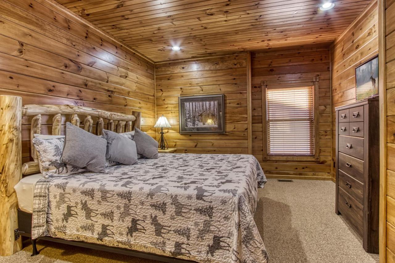 Lazy Bear Lodge, Hot Tub, Resort Pool, Wifi, 1089 Free Tickets Each Paid Day, Dollywood And More Gatlinburg Dış mekan fotoğraf
