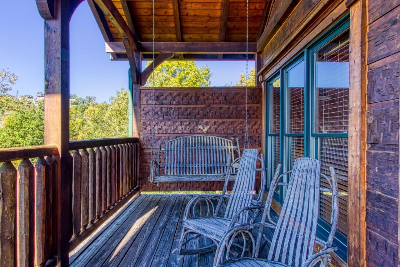 Lazy Bear Lodge, Hot Tub, Resort Pool, Wifi, 1089 Free Tickets Each Paid Day, Dollywood And More Gatlinburg Dış mekan fotoğraf