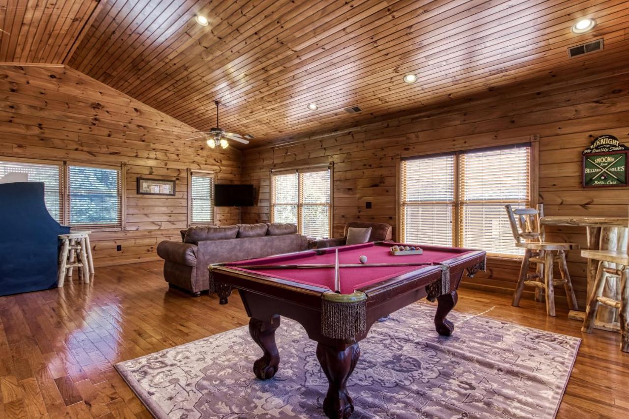 Lazy Bear Lodge, Hot Tub, Resort Pool, Wifi, 1089 Free Tickets Each Paid Day, Dollywood And More Gatlinburg Dış mekan fotoğraf
