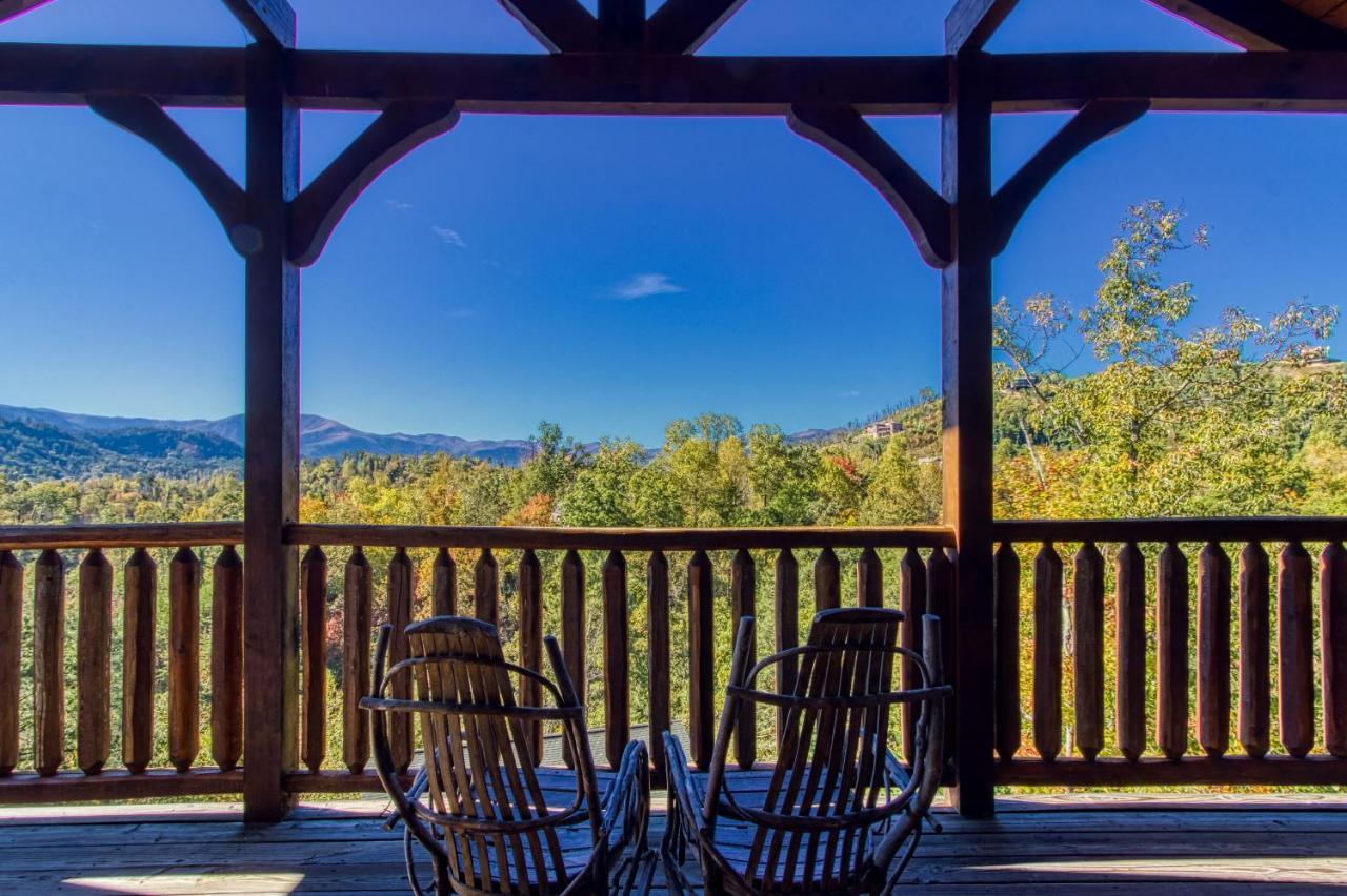 Lazy Bear Lodge, Hot Tub, Resort Pool, Wifi, 1089 Free Tickets Each Paid Day, Dollywood And More Gatlinburg Dış mekan fotoğraf