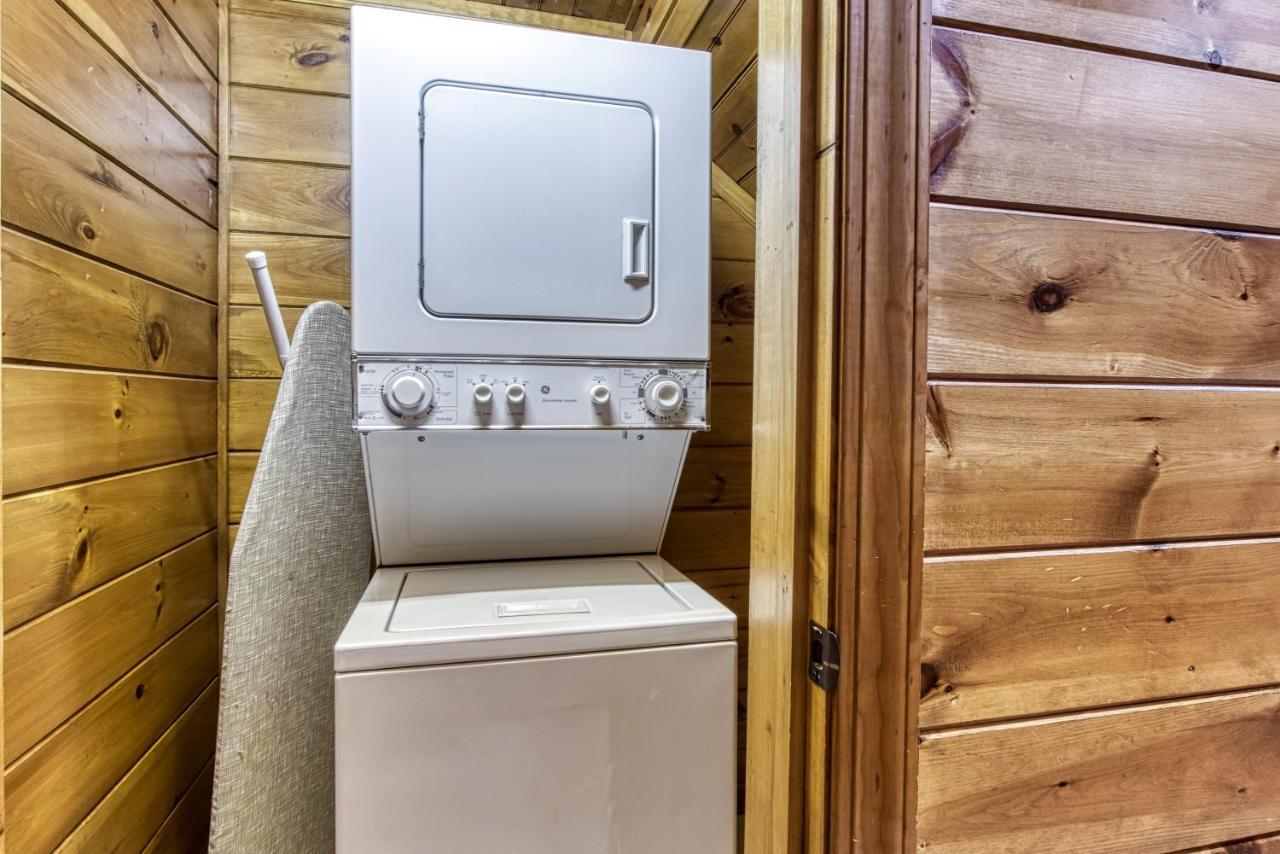 Lazy Bear Lodge, Hot Tub, Resort Pool, Wifi, 1089 Free Tickets Each Paid Day, Dollywood And More Gatlinburg Dış mekan fotoğraf