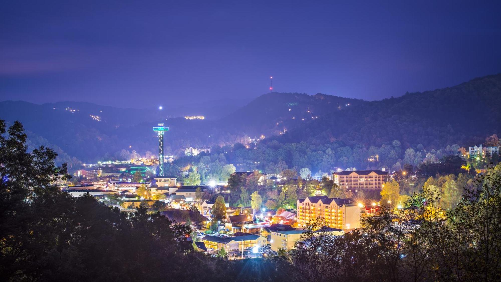 Lazy Bear Lodge, Hot Tub, Resort Pool, Wifi, 1089 Free Tickets Each Paid Day, Dollywood And More Gatlinburg Dış mekan fotoğraf
