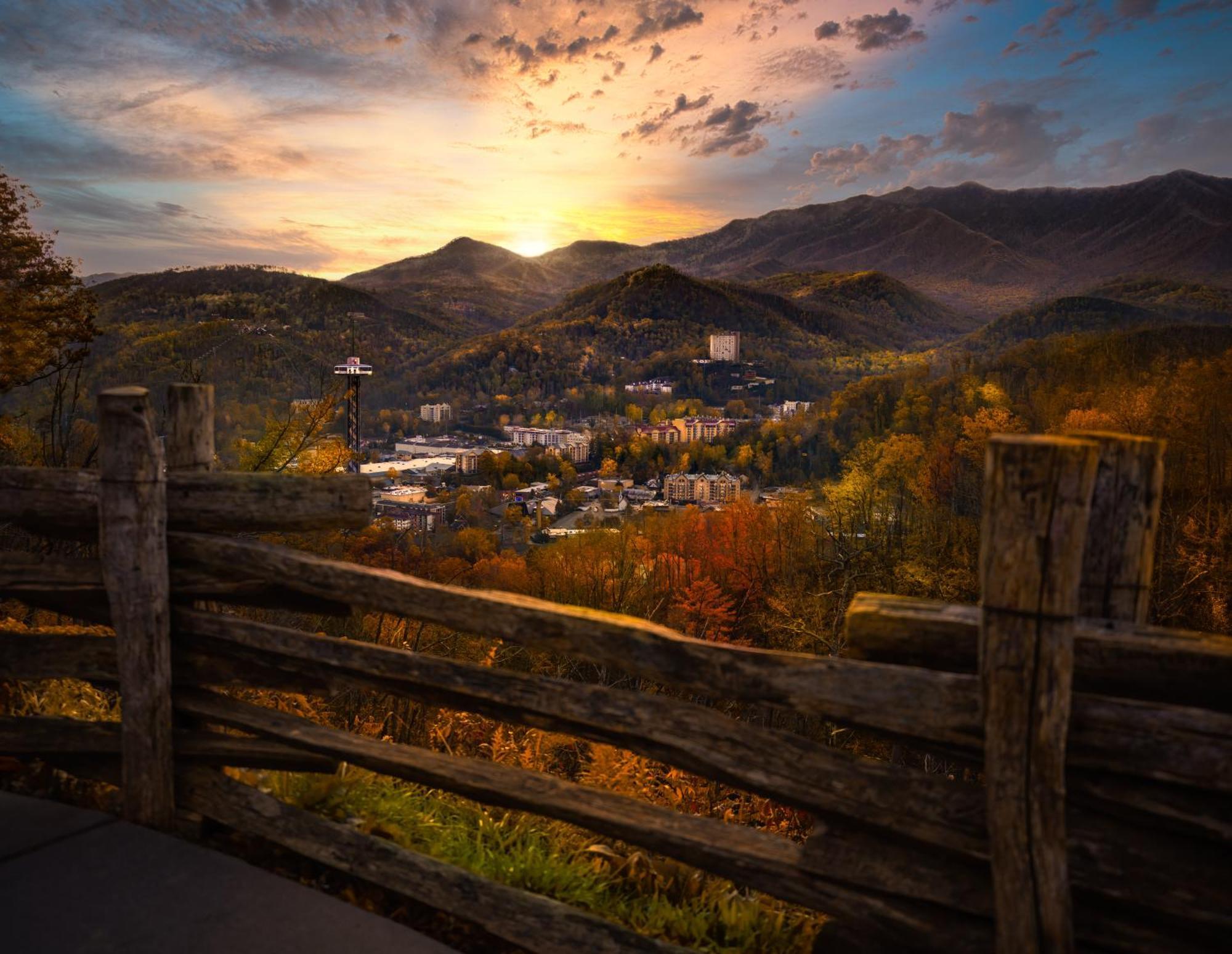 Lazy Bear Lodge, Hot Tub, Resort Pool, Wifi, 1089 Free Tickets Each Paid Day, Dollywood And More Gatlinburg Dış mekan fotoğraf